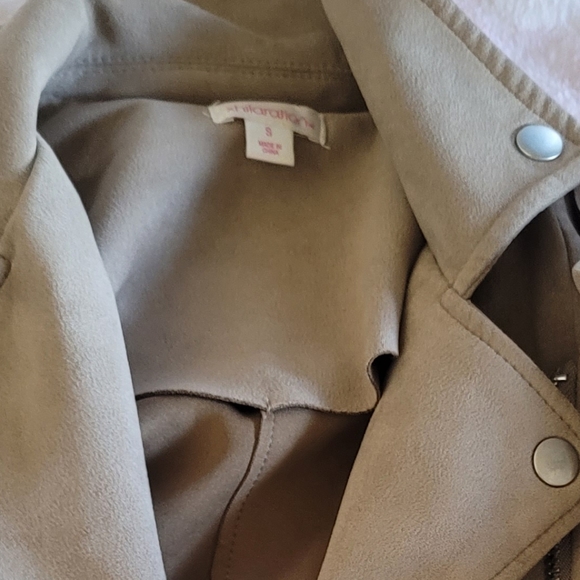 Leather jacket - Picture 3 of 3